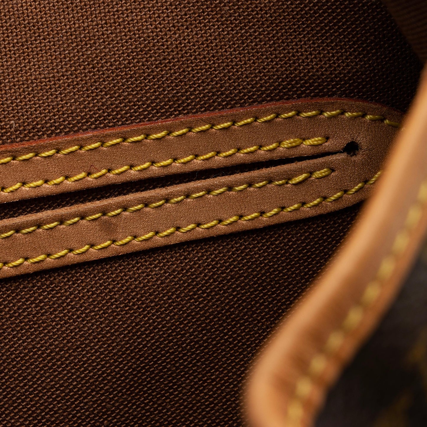 Louis Vuitton Vintage Monogram Canvas Montsouris MM Backpack (SHF-PqfA4Z)
